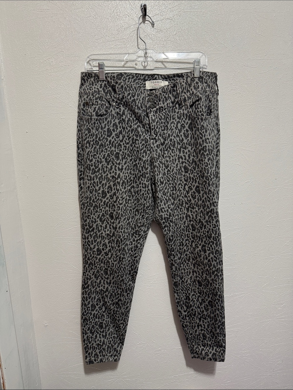 torrid Gray Leopard-Print Skinny Jeans